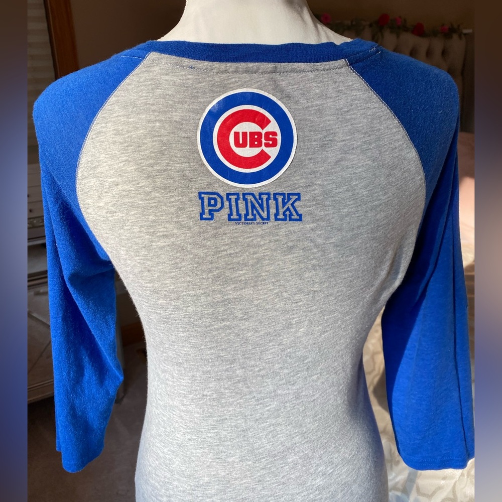 Victoria’s Secret PINK Chicago Cubs Designated Kisser Baseball Tee XS ⚾️ - Picture 4 of 9